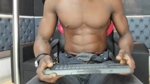 terranze_z online show from November 7, 2025, 10:54 pm