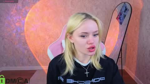 Tessa online show from April 14, 2026, 9:15 am