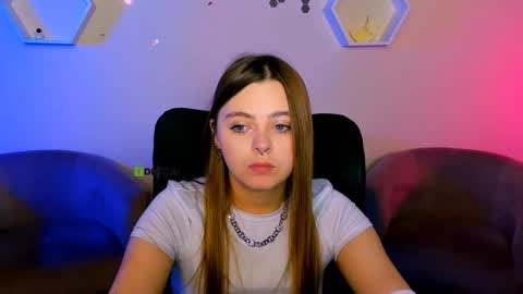 tessa_tea online show from November 29, 2025, 10:07 am