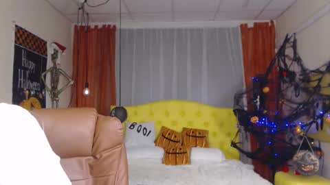 tessadaybreak online show from October 14, 2025, 6:25 am