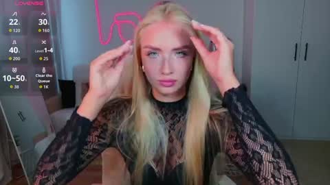 TessaHamilton online show from August 3, 2026, 7:29 am
