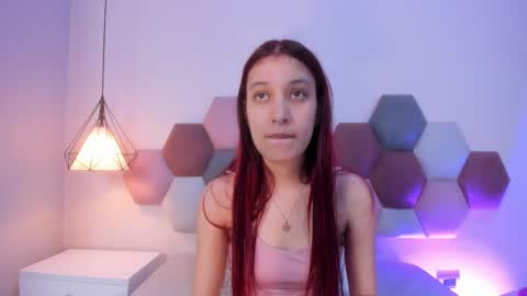 Tessamonroee online show from February 9, 2026, 6:12 pm