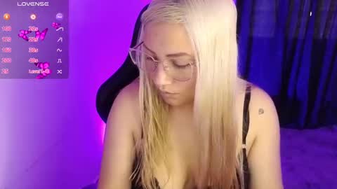 Snapshot of tessawhisnton chatting on December 6, 2024, 3:22 pm Tessy online show from December 6, 2024, 3:22 pm