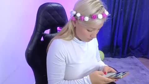 Snapshot of tessawhisnton chatting on December 17, 2024, 5:04 pm Tessy online show from December 17, 2024, 5:04 pm