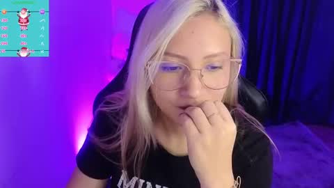 Snapshot of tessawhisnton chatting on December 19, 2024, 8:34 pm Tessy online show from December 19, 2024, 8:34 pm