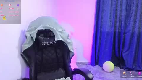 Snapshot of tessawhisnton chatting on January 10, 2025, 2:13 pm Tessy online show from January 10, 2025, 2:13 pm