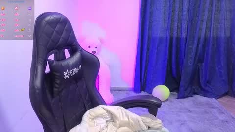 Snapshot of tessawhisnton chatting on January 16, 2025, 1:25 pm Tessy online show from January 16, 2025, 1:25 pm