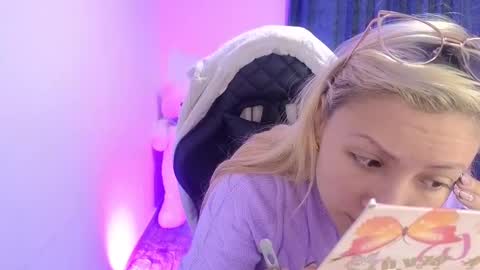 Snapshot of tessawhisnton chatting on January 19, 2025, 2:17 pm Tessy online show from January 19, 2025, 2:17 pm