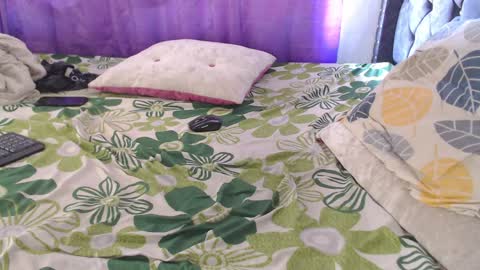 tessa y leo online show from January 22, 2025, 8:06 pm