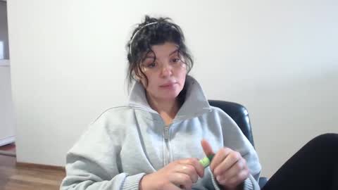 naughty tess online show from December 27, 2024, 9:28 am