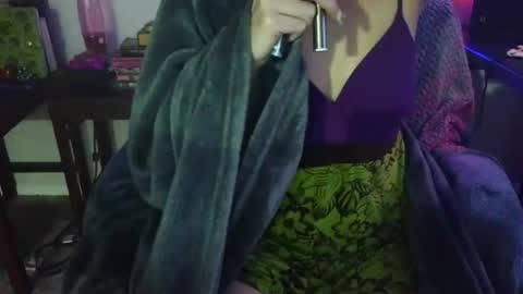 tetherbelle online show from December 17, 2025, 10:38 pm