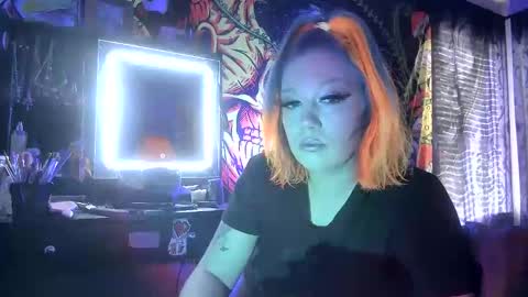 TEXASGIRLLLL online show from November 3, 2025, 7:37 pm