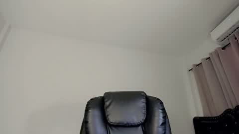 Snapshot of tgirl_luna69 chatting on June 23, 2026, 6:17 pm Luna online show from June 23, 2026, 6:17 pm