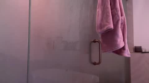 babygirlmami online show from November 26, 2025, 9:27 pm