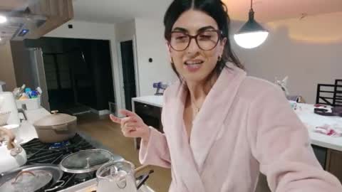 babygirlmami online show from February 15, 2026, 3:25 am