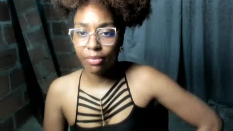 thaimy_ online show from June 16, 2026, 2:14 am