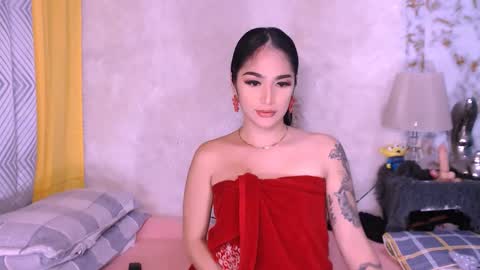 Snapshot of thalia_venture chatting on February 11, 2025, 12:27 pm Thalia online show from February 11, 2025, 12:27 pm