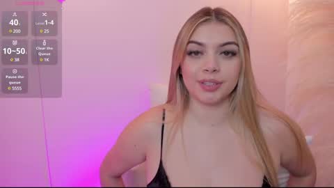 Snapshot of thaliafox_ chatting on March 5, 2025, 8:54 am Thalia online show from March 5, 2025, 8:54 am