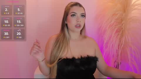 Snapshot of thaliafox_ chatting on October 16, 2025, 12:00 am Thalia online show from October 16, 2025, 12:00 am