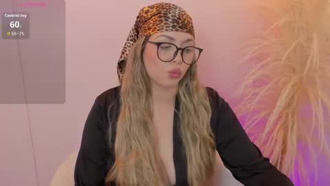  Thalia online show from May 8, 2026, 10:48 pm