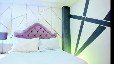 Thamara Fox online show from December 3, 2024, 7:32 am