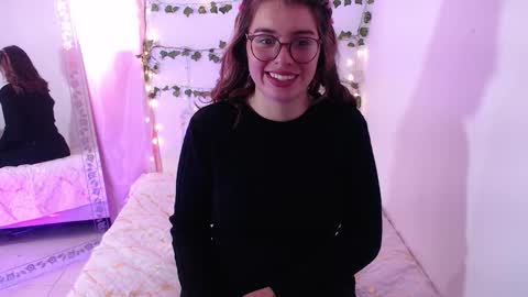   online show from October 3, 2025, 6:38 pm