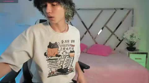 thanier_18 online show from May 26, 2026, 7:43 pm