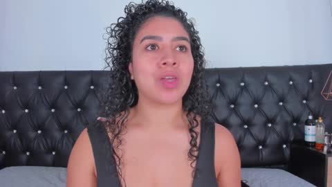 Snapshot of thara_webstter chatting on December 5, 2024, 2:44 pm thara webstter online show from December 5, 2024, 2:44 pm