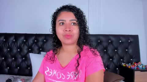 Snapshot of thara_webstter chatting on October 10, 2025, 12:04 pm thara webstter online show from October 10, 2025, 12:04 pm