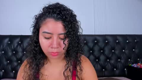 Snapshot of thara_webstter chatting on October 30, 2025, 12:17 pm thara webstter online show from October 30, 2025, 12:17 pm