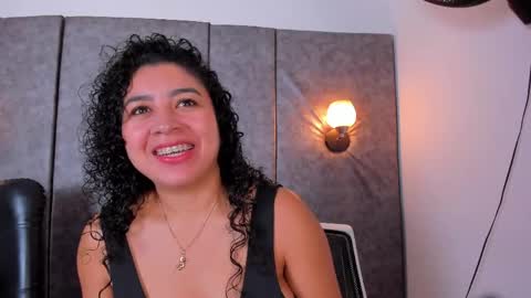 Snapshot of thara_webstter chatting on May 4, 2026, 11:39 am thara webstter online show from May 4, 2026, 11:39 am