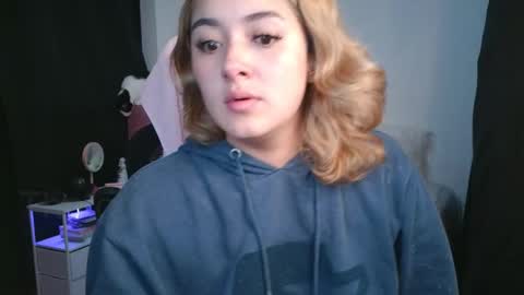   online show from November 6, 2025, 10:27 am