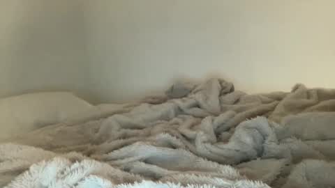 Melanie online show from March 9, 2026, 4:27 am