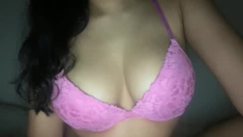 Melanie online show from May 13, 2026, 4:32 am