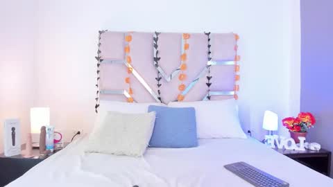 Thayler  online show from October 31, 2025, 11:22 am