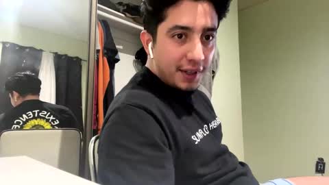 Snapshot of the1berto chatting on November 17, 2025, 6:30 am the1berto online show from November 17, 2025, 6:30 am