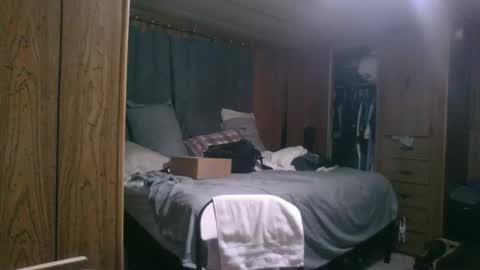 Snapshot of the4stringmotha chatting on November 18, 2025, 4:33 pm BiggerINalaska online show from November 18, 2025, 4:33 pm