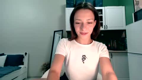 Mia 3 online show from July 26, 2026, 7:43 pm