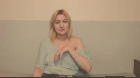 Snapshot of the_basic_instinctt chatting on September 29, 2025, 10:25 pm Eva online show from September 29, 2025, 10:25 pm