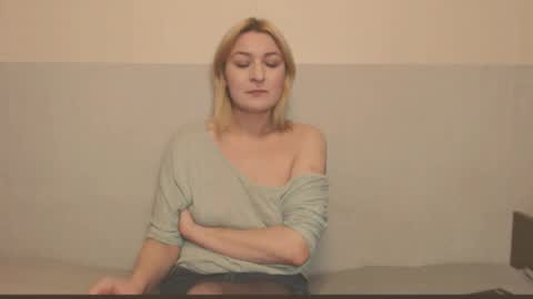 Snapshot of the_basic_instinctt chatting on November 4, 2025, 11:04 pm Eva online show from November 4, 2025, 11:04 pm