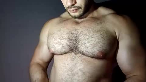 Snapshot of the_beastmuscle chatting on October 25, 2025, 3:14 am beast online show from October 25, 2025, 3:14 am