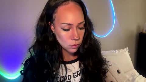 Snapshot of the_dahli_mama chatting on October 20, 2025, 1:39 am the_dahli_mama online show from October 20, 2025, 1:39 am