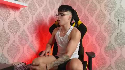 Ithan and Leo online show from November 3, 2025, 11:59 pm