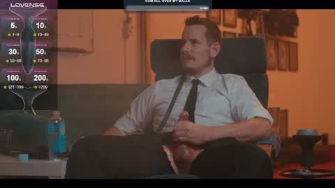 Snapshot of the_dilf chatting on December 19, 2024, 6:34 pm The DILF - online show from December 19, 2024, 6:34 pm