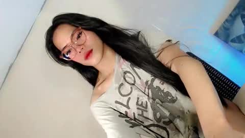 the_horny_bella online show from February 17, 2026, 5:52 pm