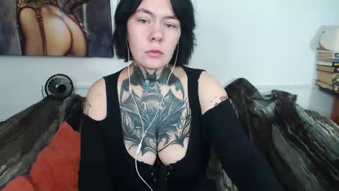 Snapshot of the_ice_woman chatting on September 12, 2025, 12:55 am the_ice_woman online show from September 12, 2025, 12:55 am