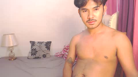 Snapshot of the_killian_jones chatting on February 20, 2025, 11:32 pm ken online show from February 20, 2025, 11:32 pm