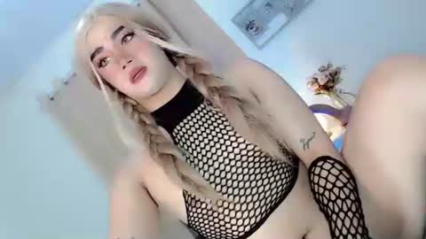 the_naughty_kyra online show from September 17, 2025, 11:34 am
