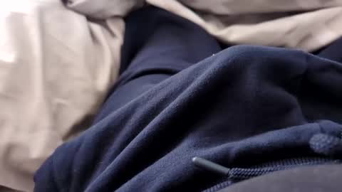 Snapshot of the_one_who_is_small chatting on December 6, 2024, 10:16 am TheOne online show from December 6, 2024, 10:16 am