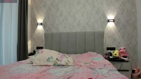 Luna online show from May 22, 2026, 2:12 pm